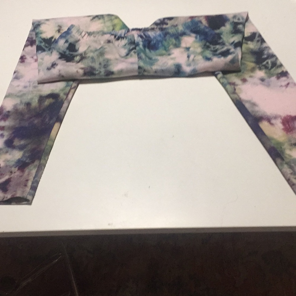 Romeo and Juliet couture leggings